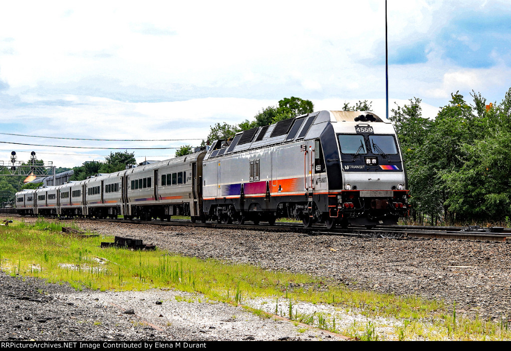 NJT 4559 on train 1113